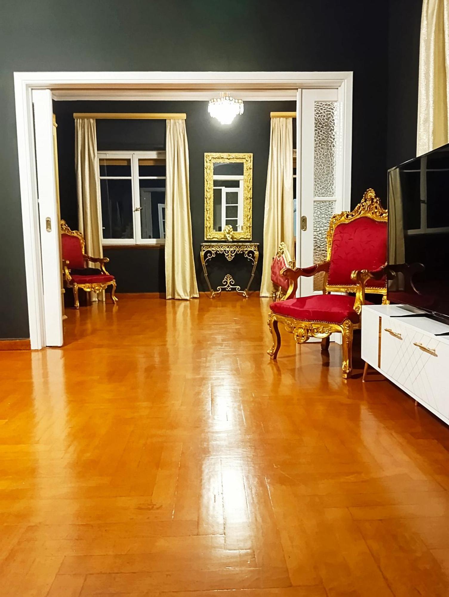 Iris Baroque Apartment อิเลฟซีนา ภายนอก รูปภาพ