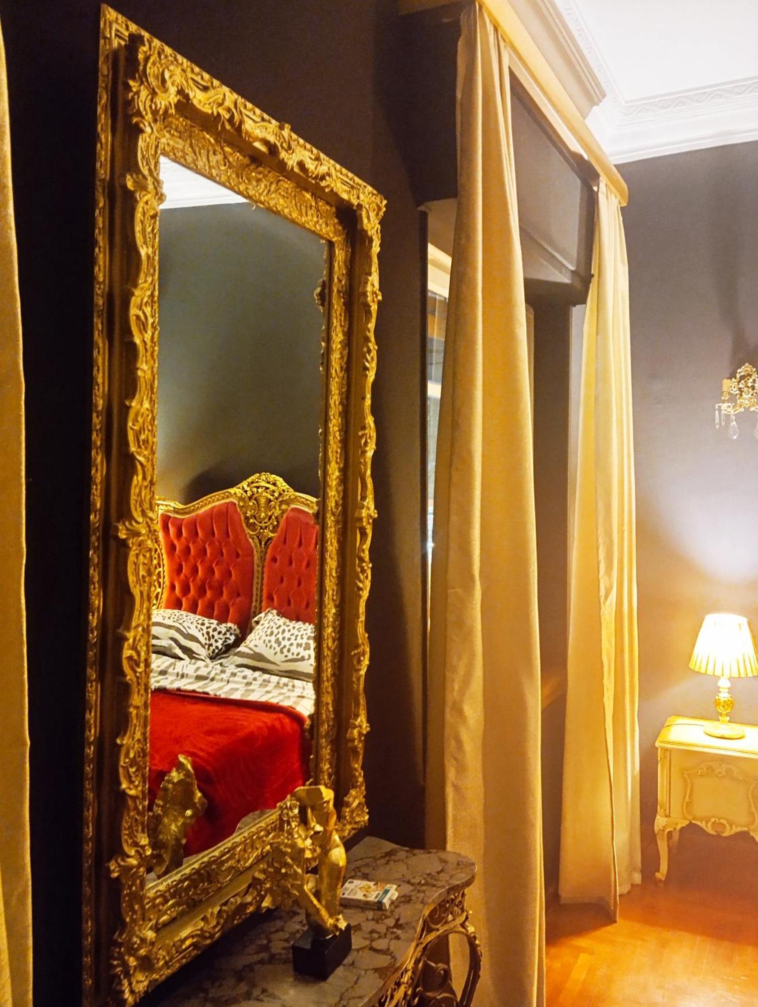 Iris Baroque Apartment อิเลฟซีนา ภายนอก รูปภาพ