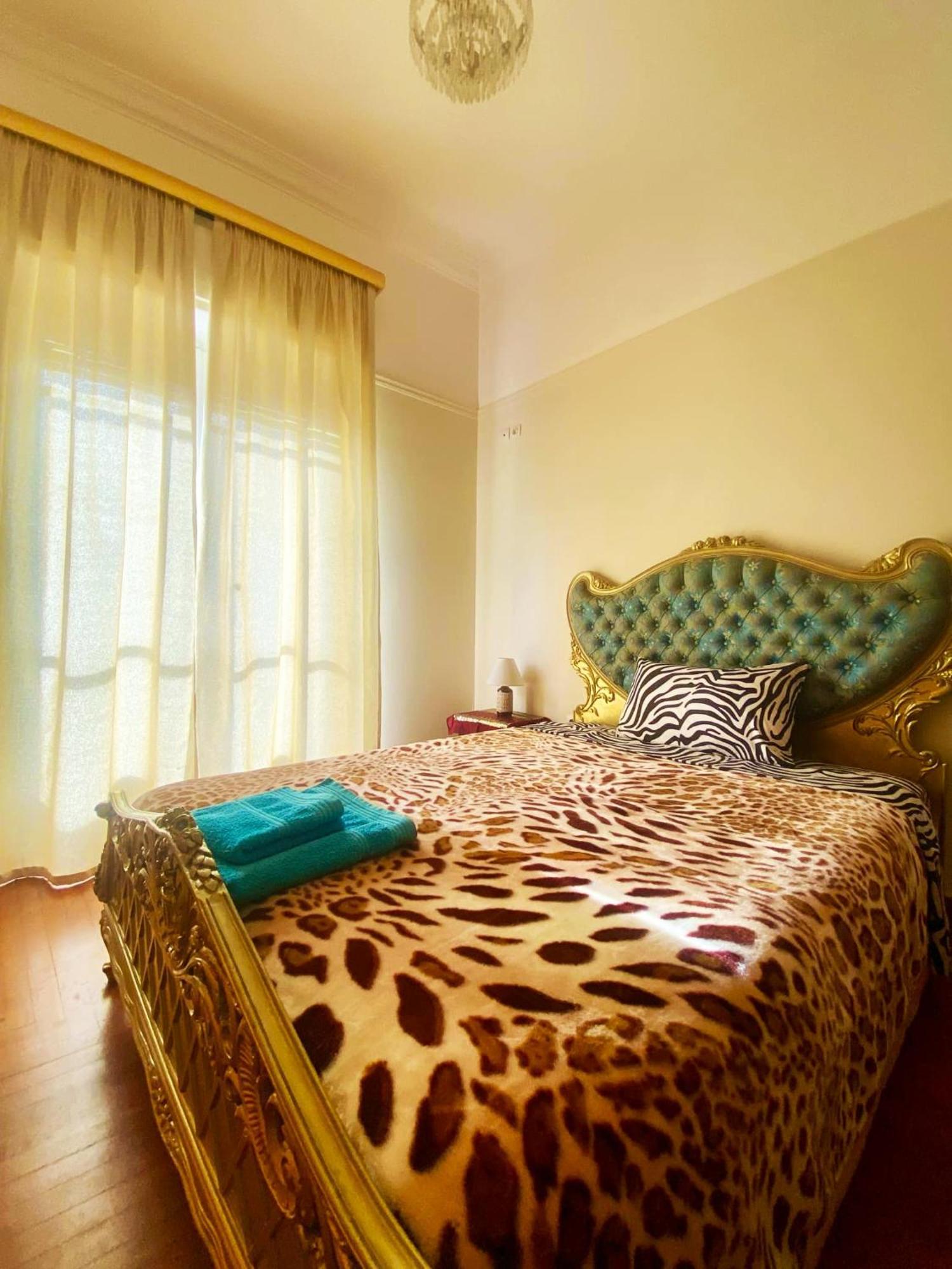 Iris Baroque Apartment อิเลฟซีนา ภายนอก รูปภาพ